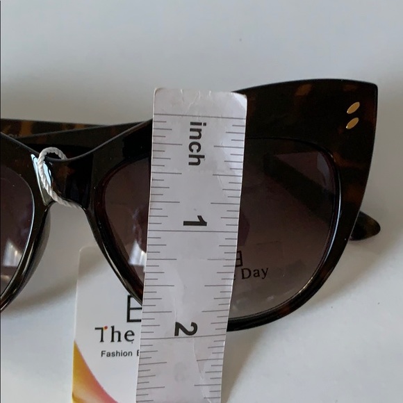 🆕 🆑 SUNGLASSES - Picture 7 of 8